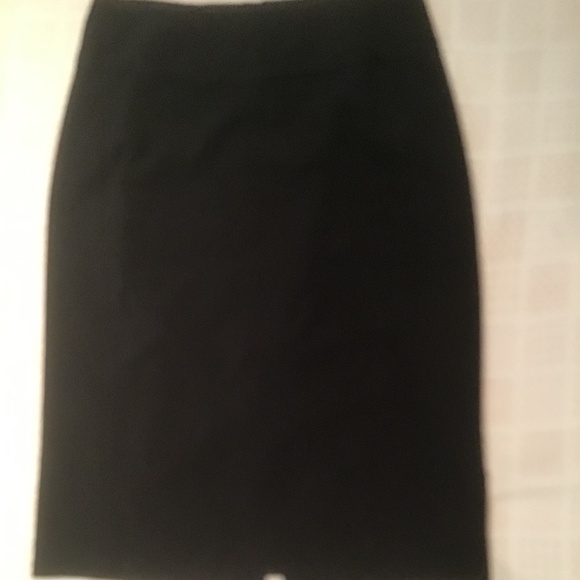 Designer 3-piece suit includes pants and pencil skirt - Picture 4 of 4